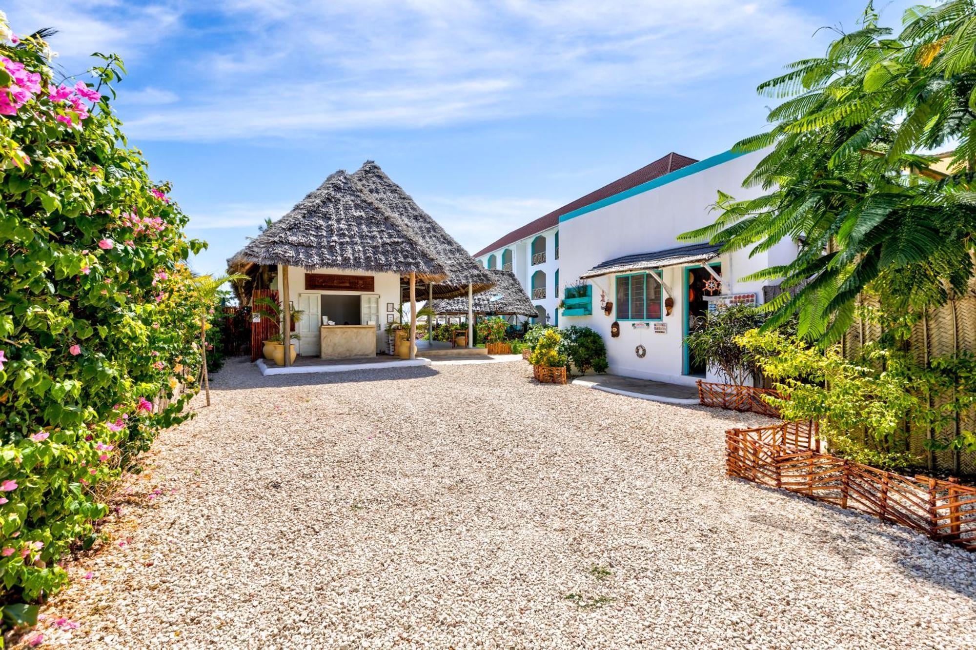 Ahg Sun Bay Mlilile Beach Hotel Matemwe  Exterior foto